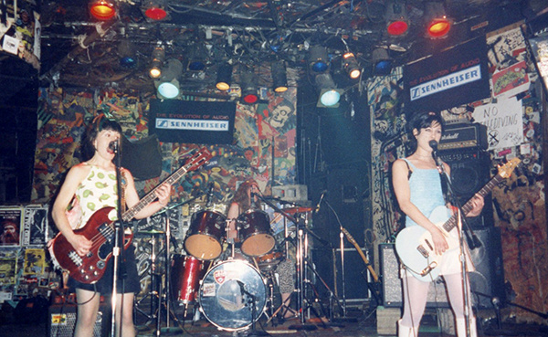 Hissyfits: CBGB, 1998